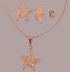 Conjunto folheado a ouro com pingente e brincos em forma de